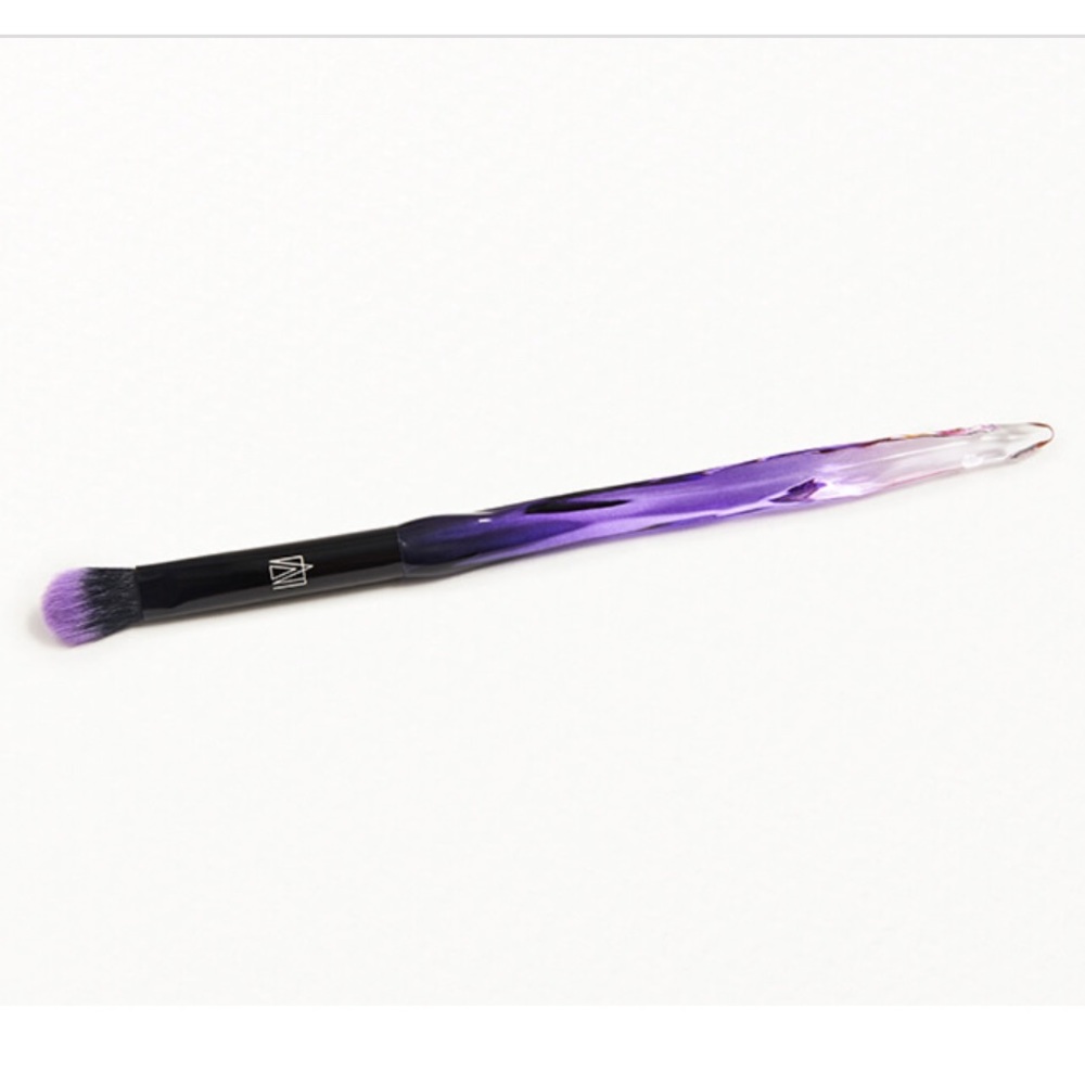 New and Sealed Laura Makeup Labs Queen Blending Brush